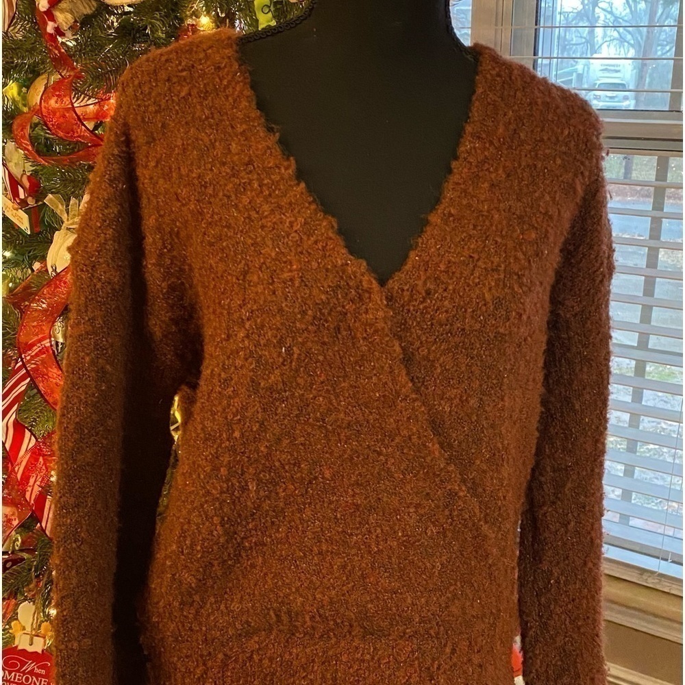 ASTR Women’s Pullover Sweater - Picture 2 of 9